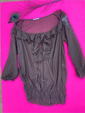 Made in Italy Sistes Women’s Ruffled ultralight cotton Peasant Blouse in Taupe